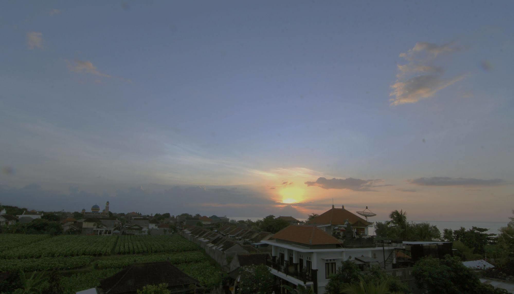 Hotel Mandari Buleleng  Exterior photo
