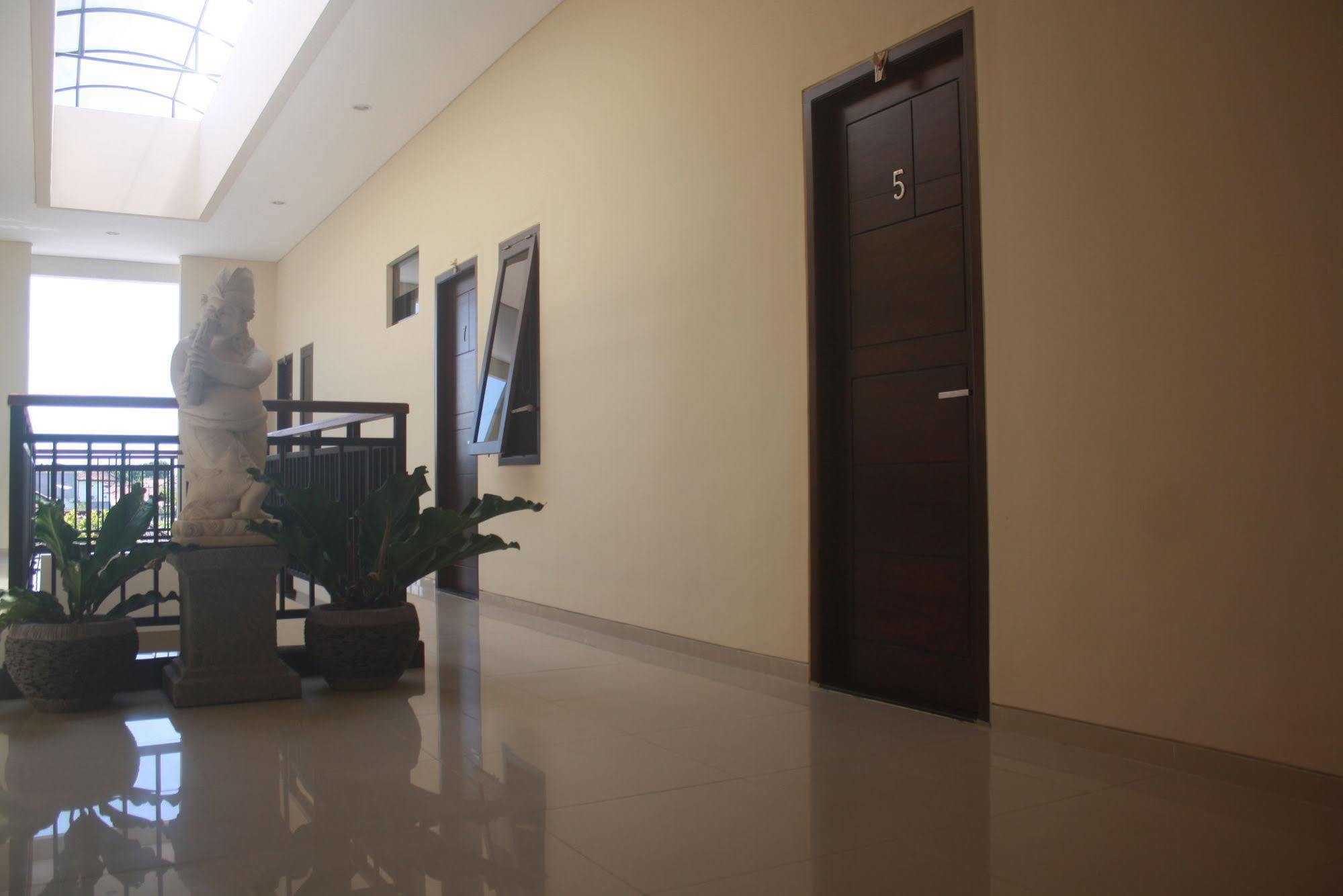 Hotel Mandari Buleleng  Exterior photo